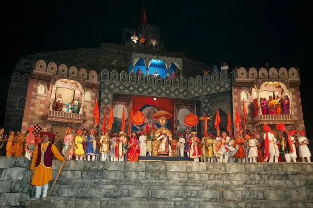 पुरंदरे के नाटक 'जाणता राजा' का दृश्य