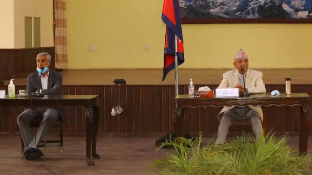 एमाले अध्यक्ष केपी ओली र कांग्रेस सभापति शेरबहादुर देउवा