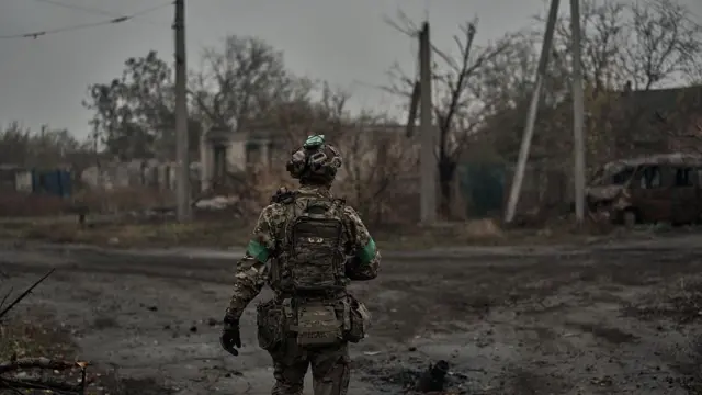 Украинский солдат в Константиновке в октябре 2025 года