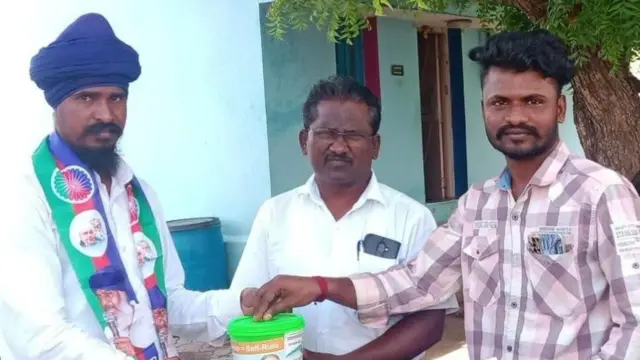 சீக்கியர் தலைப்பாகை அணிந்து தேர்தலில் போட்டியிடும் இந்த தமிழர்கள் யார்?