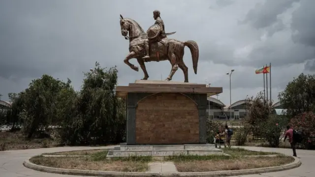 በመቀለ የሚገኘው የአሉላ አባ ነጋ ሐውልት 