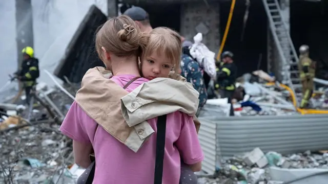 6-июлга караган түнү Киевге болгон чабуулдан ондон ашык киши каза болду