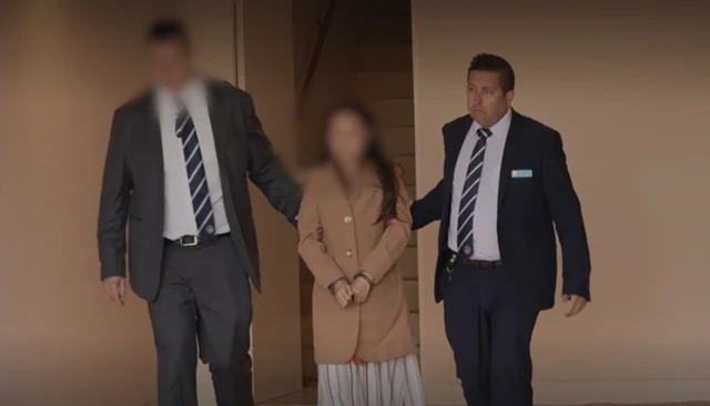 နိုဝင်ဘာ ၁၂ ရက်မှာ သြစတြေးလျရဲတပ်ဖွဲ့ ဝင်ဖမ်းခဲ့တဲ့ ဗေဒင်ဆရာမနဲ့သမီးဖြစ်သူရဲ့  နေအိမ်အခြေအနေ 