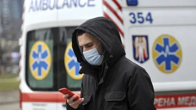 ЧОЛОВІК, МАСКА, швидка