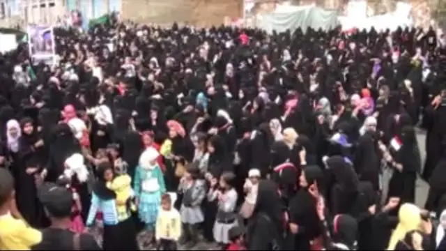 كانت النساء في مقدمة المطالبين بالتغيير