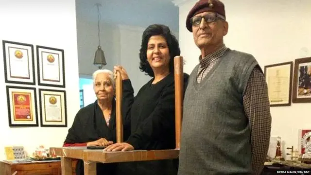 ਆਪਣੇ ਪਰਿਵਾਰ ਨਾਲ ਦੀਪਾ