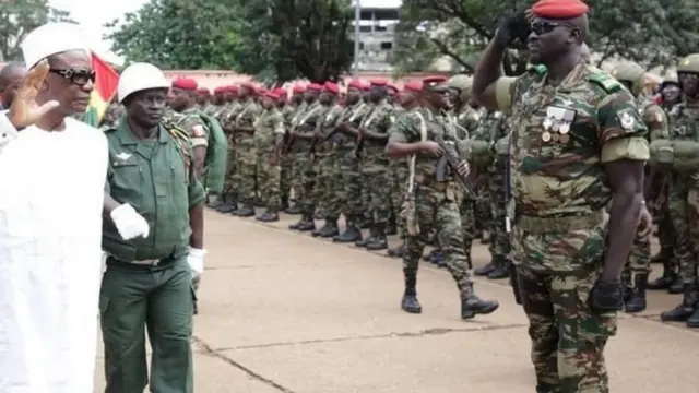 Le Lieutenant-Colonel Mamady Doumbouya est le chef des forces spéciales guinéennes