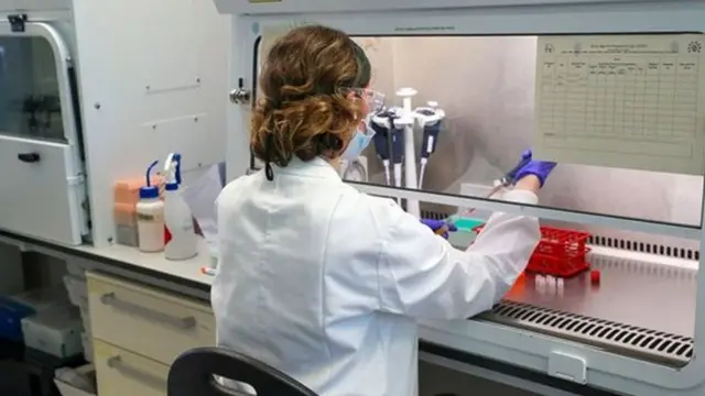 کورونا ویکسین