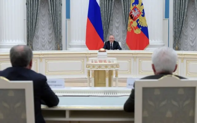 Tổng thống Nga Vladimir Putin tham dự cuộc họp ngày 07 tháng 7 năm 2022