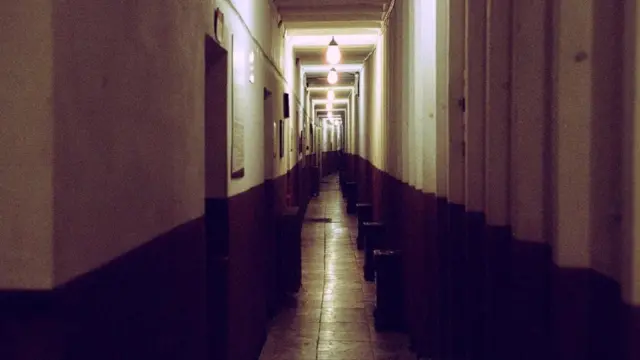 تحوي المنشأة التي كانت يوما طي الكتمان أكثر من 300 حجرة سرية