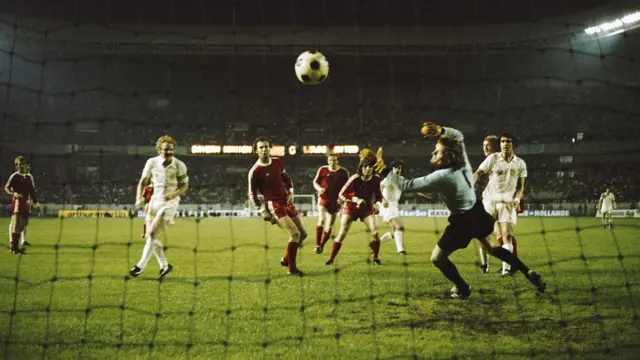 Trenutak kada Lids postiže gol koji je poništen zbog navodnog ofsajda