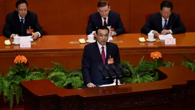 李克强今年3月"两会"期间做政府工作报告。