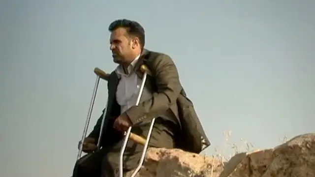 بعد از معلولیت، فاخر نتوانست به کارش در ارتش بازگردد