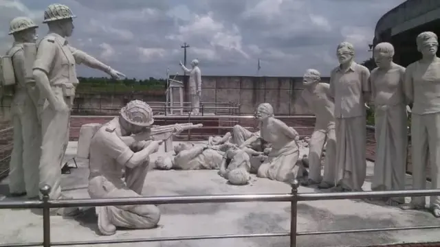 মুজিবনগরের যে জায়গায় শপথ গ্রহণ হয়েছিল সেখানে এখন তৈরি করা হয়েছে ভাস্কর্য।
