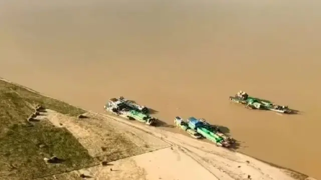 ပြီးခဲ့တဲ့ ဇန်နဝါရီလ အတွင်း တိုက်ခိုက်ခံရလို့ ချင်းတွင်းမြစ်အတွင်းရပ်နားနေတဲ့ စစ်ကောင်စီရေယာဥ်တစ်စီး