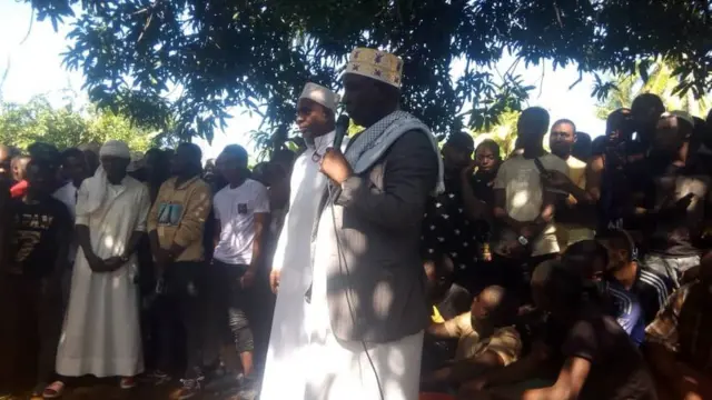 Viongozi wa dini waliongoza shughuli ya maziko