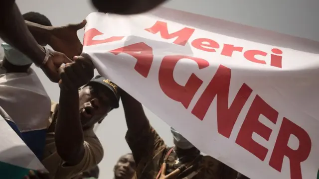 Le président français a annoncé le 16 février le retrait des troupes du Mali après une rupture des relations avec la junte militaire au pouvoir dans le pays.