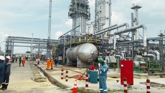 Port Harcourt refinery begin operations: Price of fuel go reduce as NNPC  refinery start work? - BBC News Pidgin