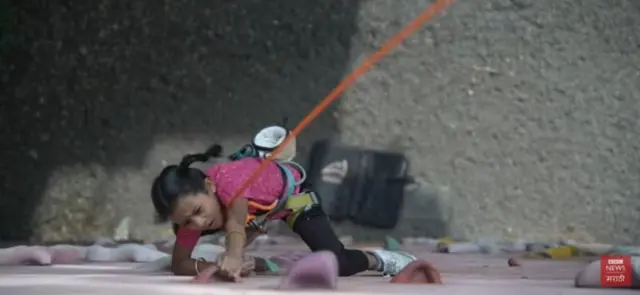 ఏడేళ్ల వయసుకే 121 కోటలు ఎక్కిన శర్విక