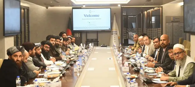 د بنګله‌دېش نړیوال سوداګریز نندارتون کې افغان پلاوي او بنګله دېشي استازو افغانستان ته د درملو پر صادراتو خبرې کړې دي.‌