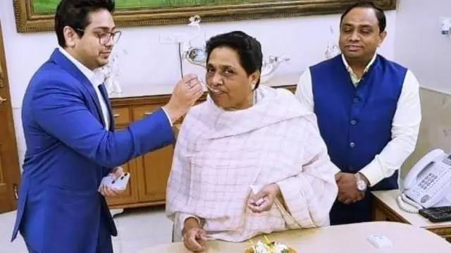 આકાશ આનંદ 