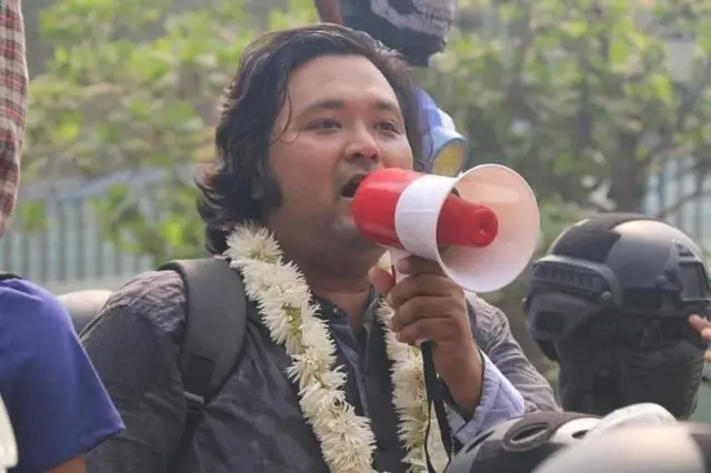 ကိုဝေမိုးနိုင်ဟာ အာဏာသိမ်းအစောပိုင်းကာလတွေမှာ မုံရွာလူထုသပိတ်ကို ဦးဆောင်ခဲ့သူဖြစ်ပါတယ်။ 