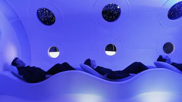 Ilustrasi kabin pesawat wisata luar angkasa