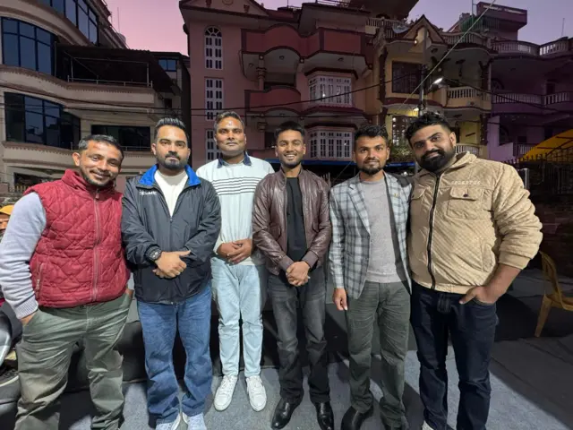 उज्यालो नेपाल पार्टीका नेता डा अभिषेकराज सिंहले हालै जेन जी नेता पुरुषोत्तम यादव र बालेन शाह निकट मानिने केपी खनालसँगको तस्बिर राखेका थिए