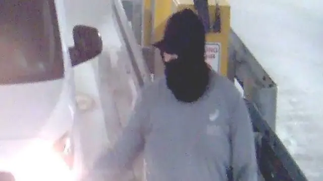 Suuraan kaameraa nageenyaa kan saamtota haguuggii fuulaa uffatan agarsiisu.