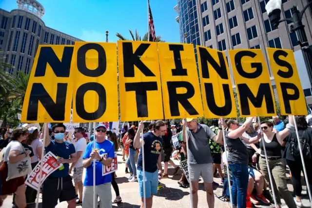 اعتراضات ضد ترامپ در شهرهای مختلف آمریکا