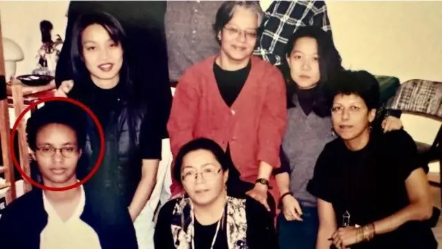 Elleenii dubartoota kaan waliin