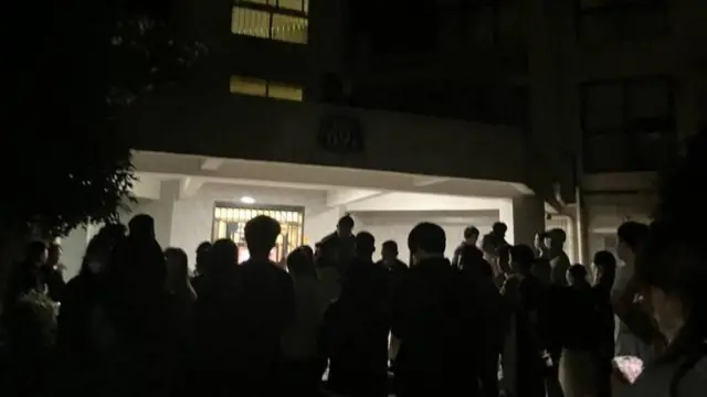 自6月7日起,民眾連日在重慶虐殺動物涉案者李某住所所屬的社區聚集抗議。