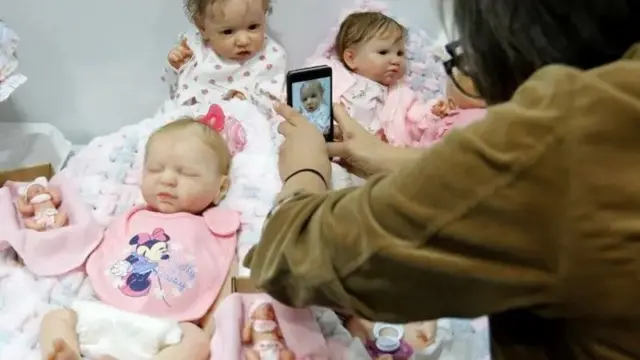 Uang memang tampaknya membantu - tetapi memacu peningkatan angka kelahiran membutuhkan faktor penunjang lainnya.