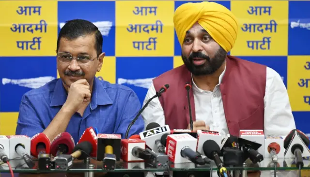 'रेवडी कल्चर'चा उल्लेख झाला 'आम आदमी पक्षा'च्या दिल्लीच्या राजकारणातल्या घोषणांनी.