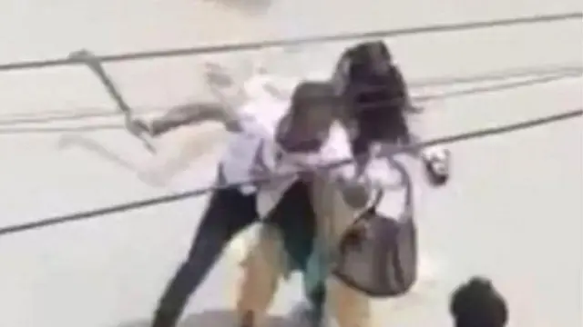 বরগুনায় রিফাত শরীফ নামের এক যুবককে প্রকাশ্যে কুপিয়ে হত্যার পর আলোচনায় এসেছে বন্ড০০৭ নামের একটি গ্রুপ।