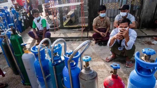 ကိုဗစ်တတိယလှိုင်းတုန်းက မြန်မာမှာ အောက်ဆီဂျင် ပြတ်လပ်