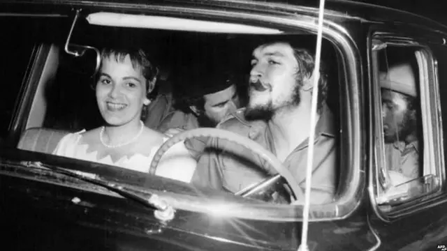 Che in a car