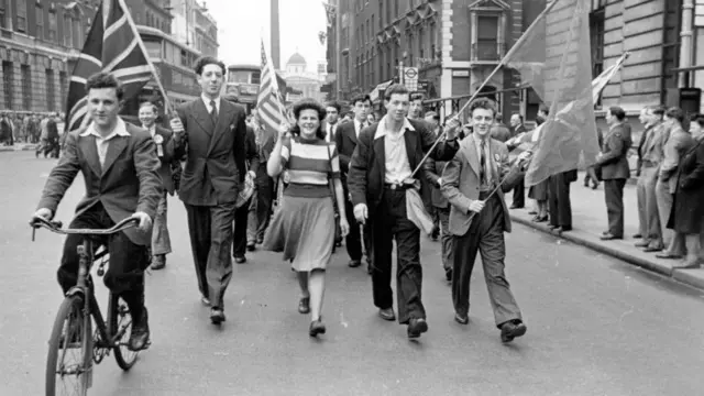 VE Day в Лондоне, 8 мая 1945 год