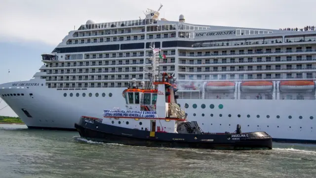 Venedik'te cruise gemisi