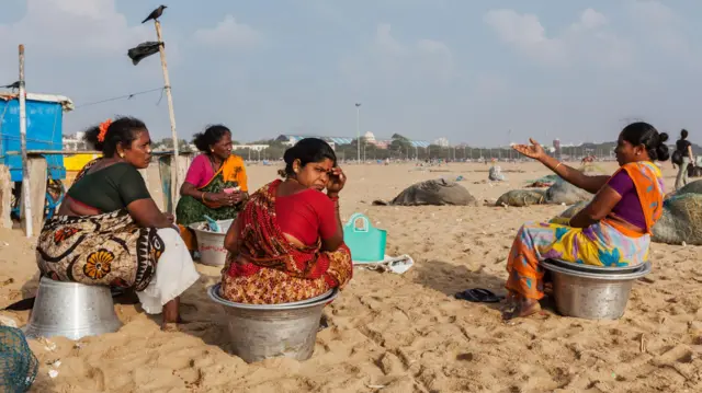 காலநிலை மாற்றம், பெண்களுக்கு இரட்டைச் சுமை
