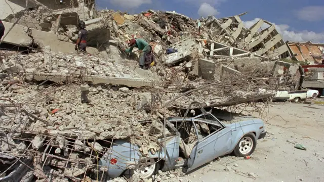 Edifícios destruídos pelo terremotoquero apostar on line1985