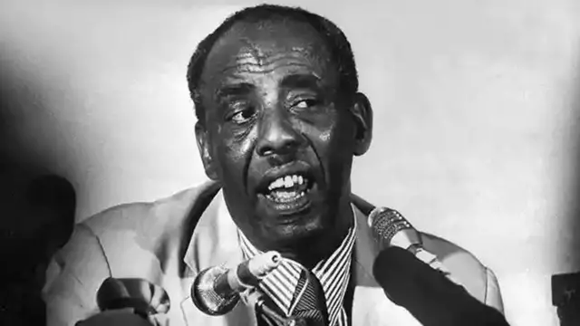 Maxamad Siyaad Barre ayaa xukunka Soomaaliya la wareegay 1969-kii