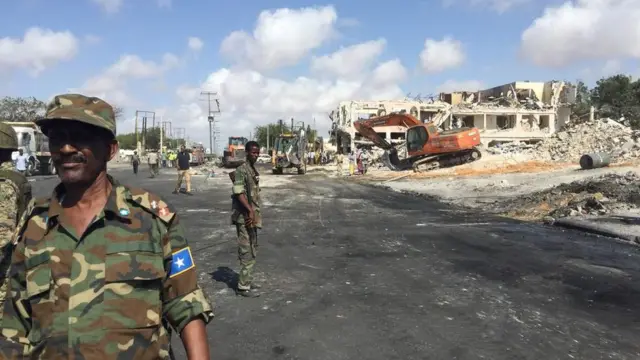 Askarta dowladda oo ku sugan goobtii qaraxa ka dhacay