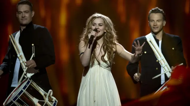 Pesma Only Teardrops, koju je izvela Emeli de Forest, i jednostavan scenski nastup doneli su Danskoj pobedu 2013. godine