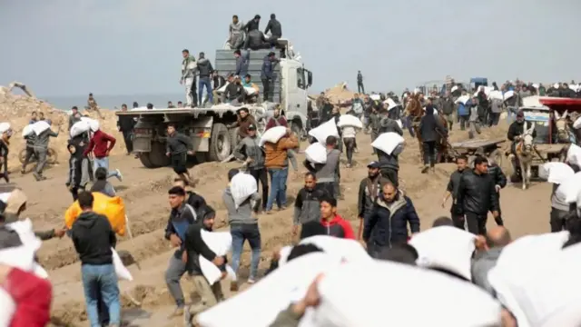 සමස්ත ජනගහනයම ආහාර අනාරක්ෂිත භාවයෙන් පෙළෙන බව පවසන ගාසා තීරයට ආධාර ලබා දීම සඳහා වැඩි යමක් කරන ලෙස එක්සත් ජනපදය ඊශ්‍රායලයට බලපෑම් කර ඇත.