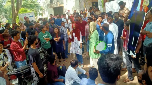 புதுச்சேரி பல்கலைக்கழக மாணவர்கள் - ஏபிவிபி அமைப்பினர் இடையே மோதல்