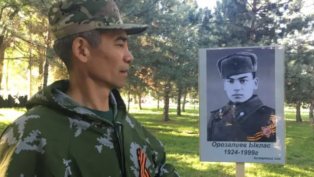 "Өлбөс-өчпөс полктун" жүрүшүнө катышкан Туратбек Ыкыласов