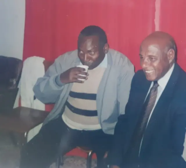 ዶ/ር ኣለክሳንደር ናቲ ምስ ዶ/ር ዓብደልቃድር ሳልሕ መሓመድ ኣብ ዩኒቨርሲቲ ኣስመራ (2002)