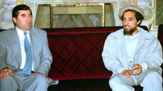 احمد شاه مسعود (راست) و امامعلی رحمان