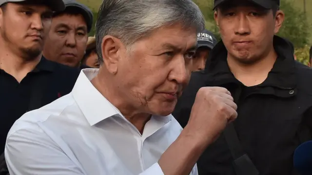 Алмазбек Атамбаев башынан бери эле ага каршы коюлган күнөөлөрдүн бирин да моюнга албай, четке кагып, суракта көрсөтмө берүүдөн да баш тартты.